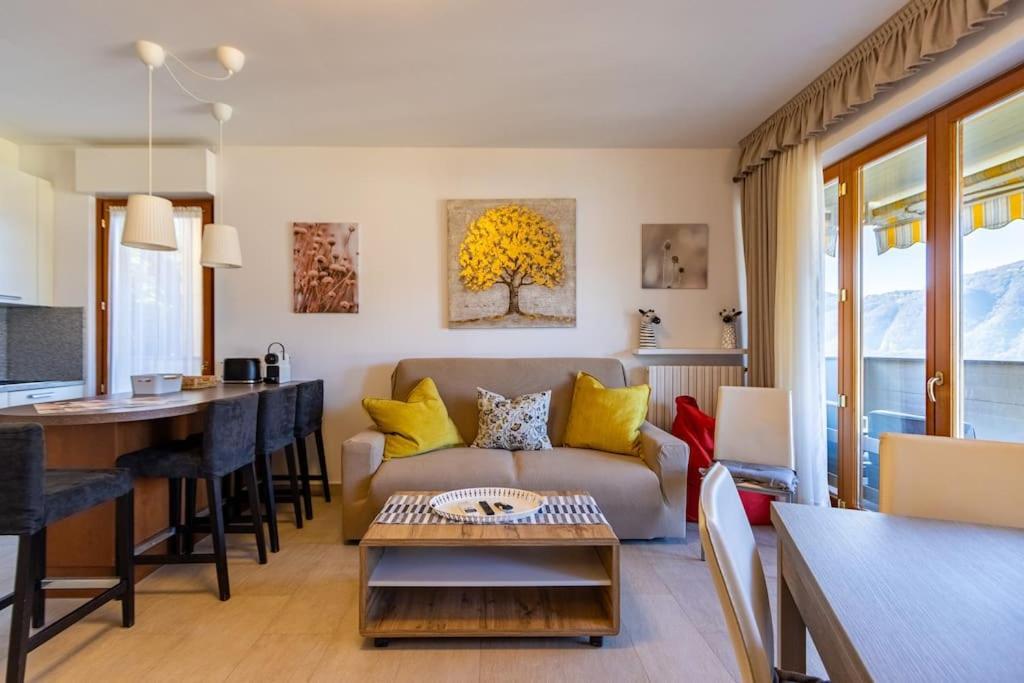 Wraparound Lake Views Bellavista Residence Campione dʼItalia Екстериор снимка